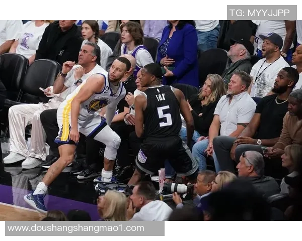 勇士与鹈鹕精彩对决录像回放尽在新浪体育平台观看